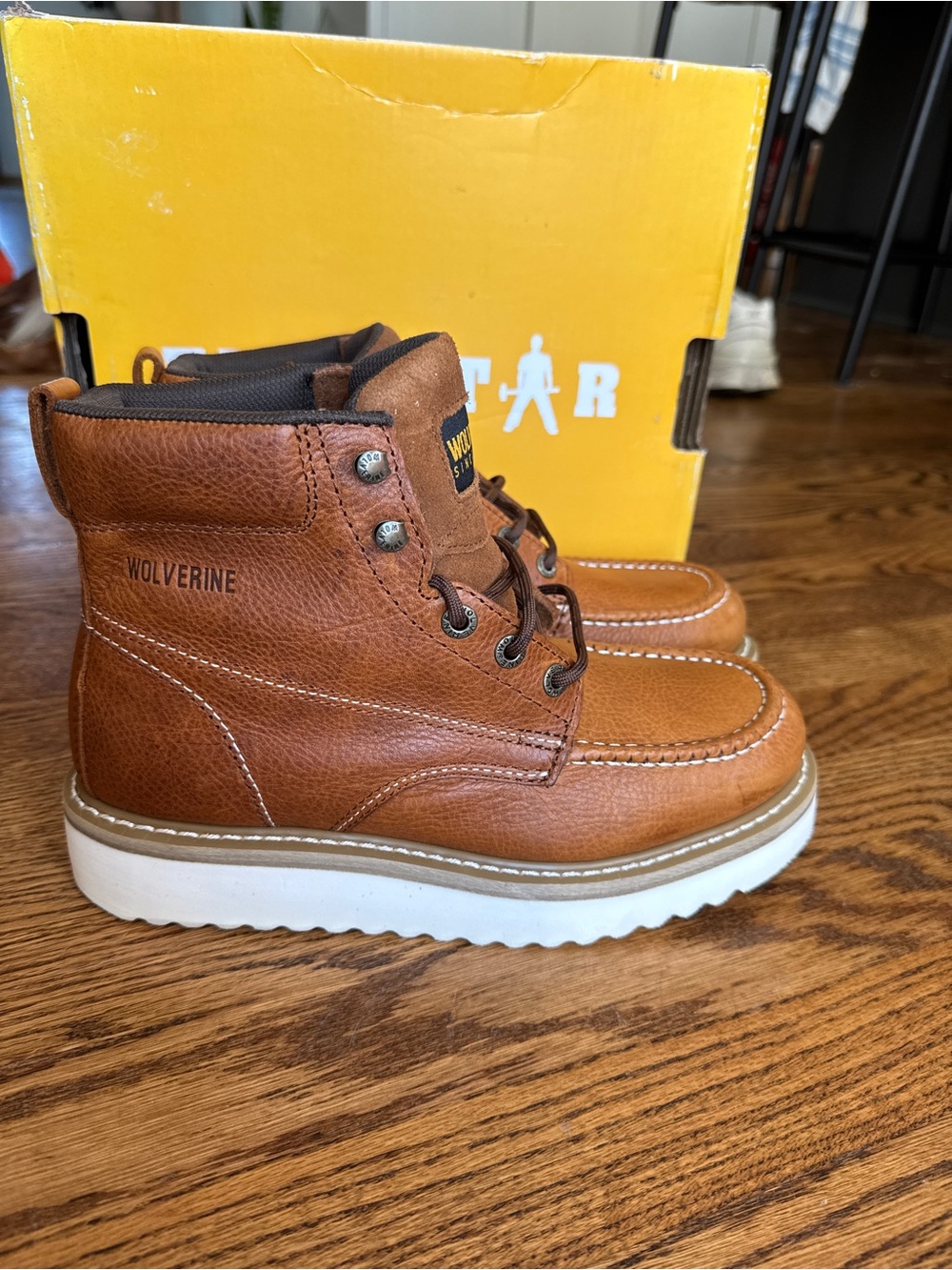 Wolverine Mens MOC-TOE 6" Work Boot 8.5 New